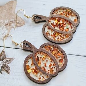 Handmade wooden pumpkin earrings | fall | autumn | Halloween | Thanksgiving